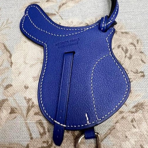 Hermes好好看的閃電藍色馬鞍吊飾-2