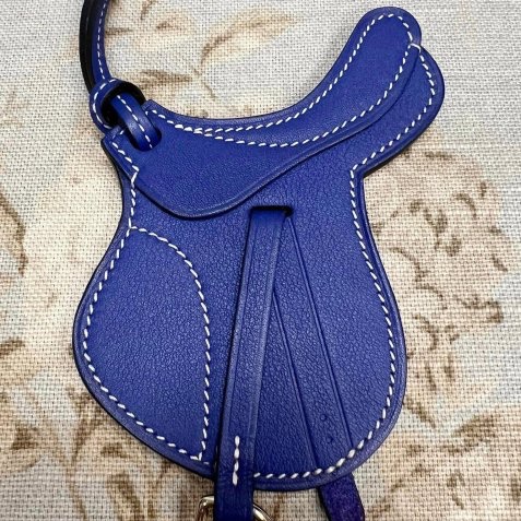 Hermes好好看的閃電藍色馬鞍吊飾-3