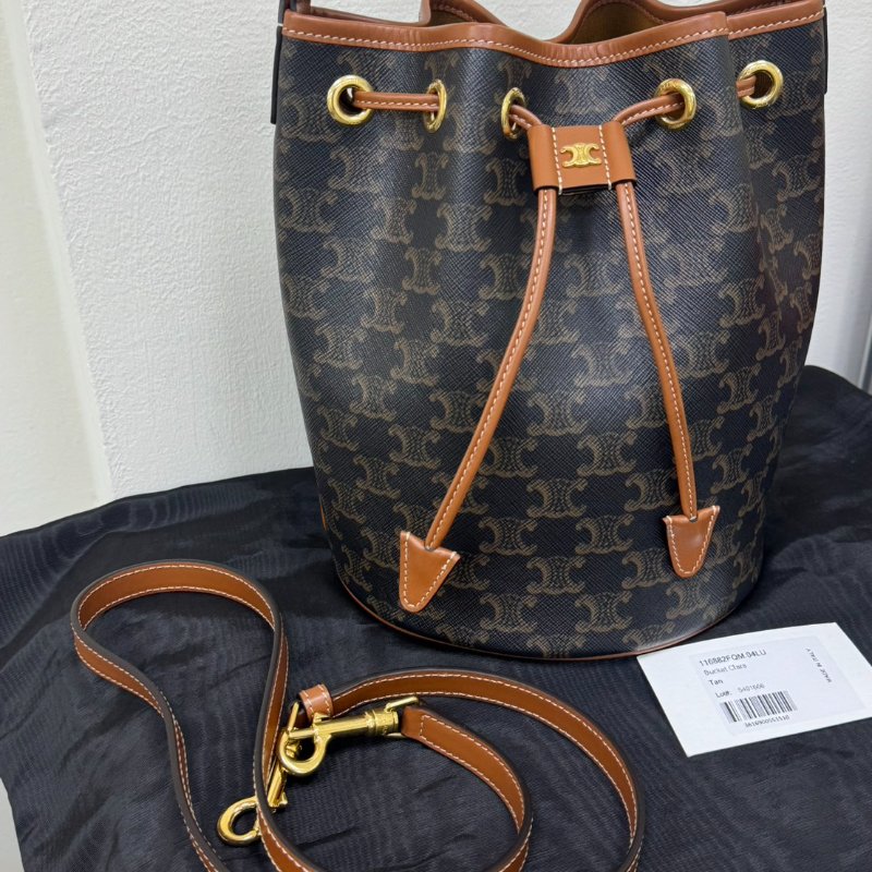 CELINE CLARA 凱旋門老花水桶包-1