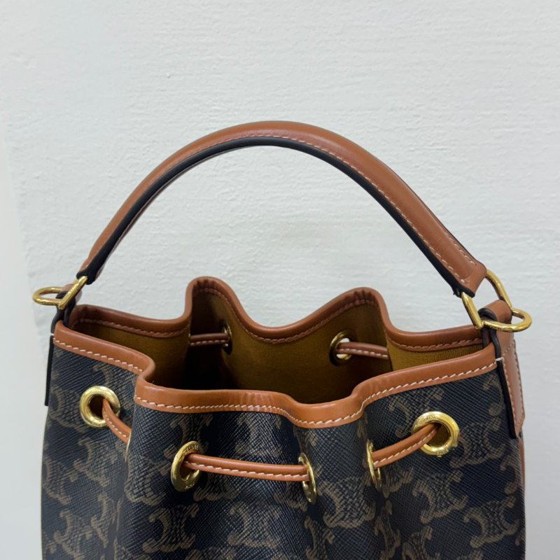 CELINE CLARA 凱旋門老花水桶包-3