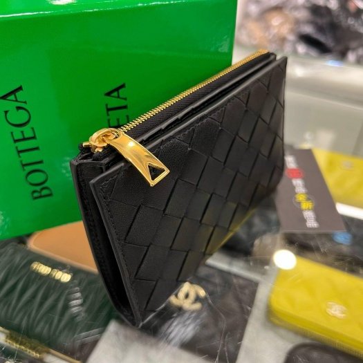 東區正精品㊣Bottega Veneta BV 749940 全新黑色牛皮大格編織拉鍊金釦釦子中夾 RZ6238-4