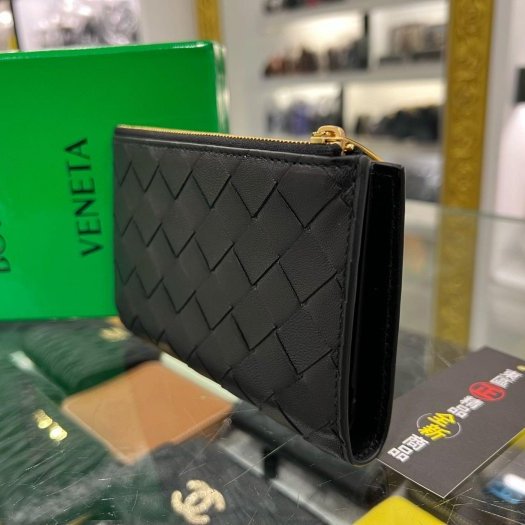 東區正精品㊣Bottega Veneta BV 749940 全新黑色牛皮大格編織拉鍊金釦釦子中夾 RZ6238-6