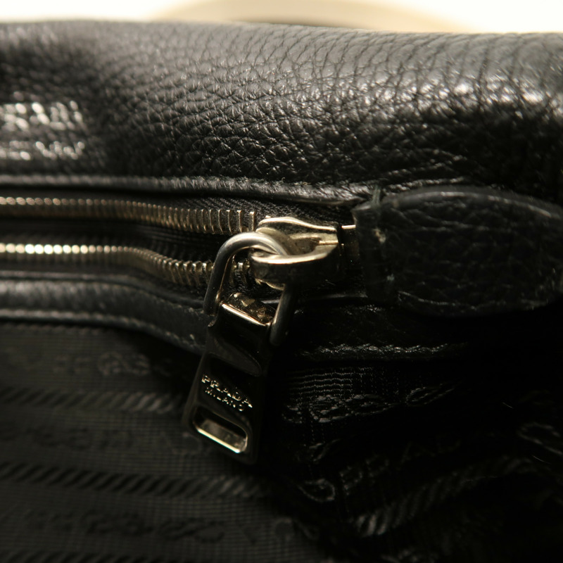 PRADA 牛皮皮革Shoulder Bag銀扣肩背袋-23