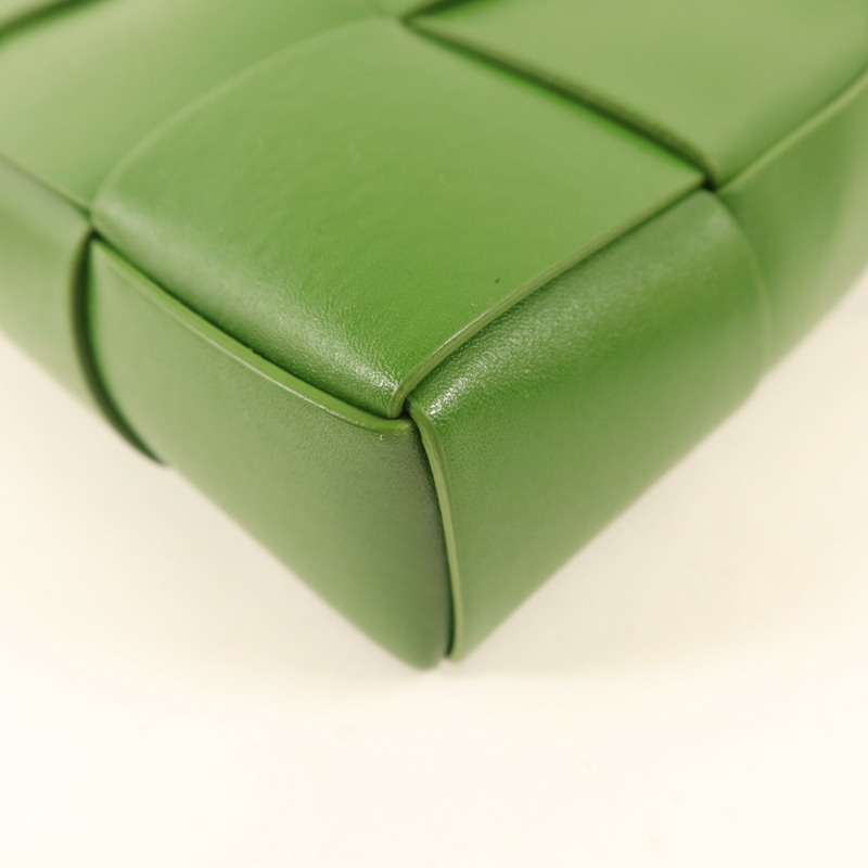 BOTTEGA VENETA 牛皮皮革Small Cassette Camera Bag銀扣肩背袋-11