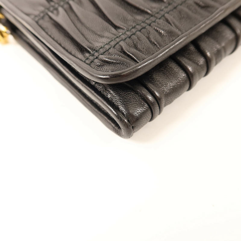 PRADA 羊皮皮革Nappa Gaufre金扣鏈帶肩背袋-11