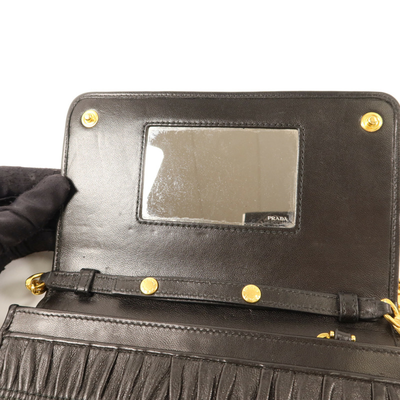 PRADA 羊皮皮革Nappa Gaufre金扣鏈帶肩背袋-14