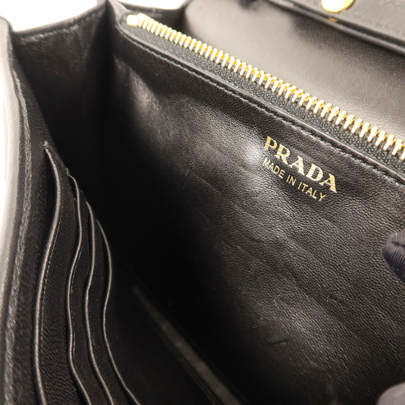 PRADA 羊皮皮革Nappa Gaufre金扣鏈帶肩背袋-15