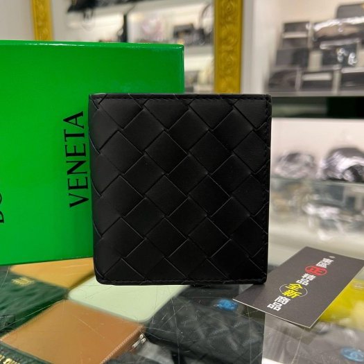 東區正精品㊣BOTTEGA VENETA BV 749400 全新黑色全皮大格編織 6卡對折短夾RZ6239-0