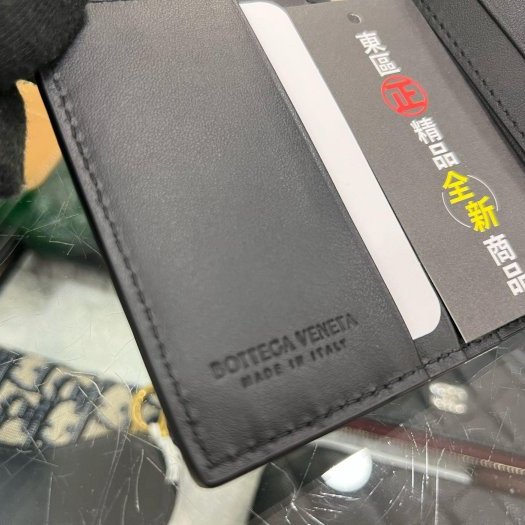 東區正精品㊣BOTTEGA VENETA BV 749400 全新黑色全皮大格編織 6卡對折短夾RZ6239-2
