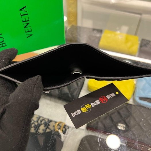 東區正精品㊣BOTTEGA VENETA BV 749400 全新黑色全皮大格編織 6卡對折短夾RZ6239-3