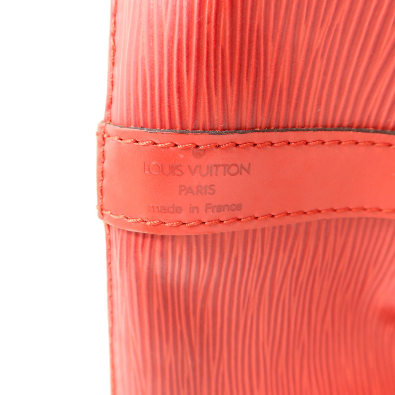 LOUIS VUITTON 水波紋牛皮革Petit Noe金扣肩背袋-6