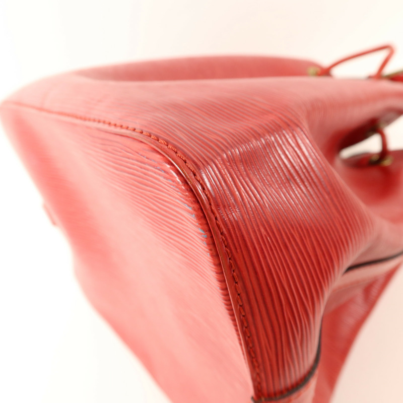 LOUIS VUITTON 水波紋牛皮革Petit Noe金扣肩背袋-14