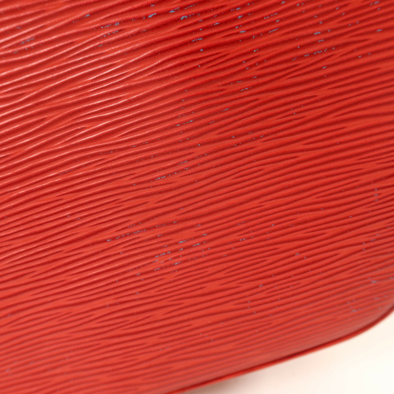 LOUIS VUITTON 水波紋牛皮革Petit Noe金扣肩背袋-17