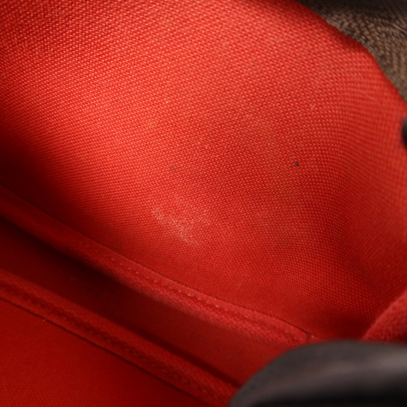 LOUIS VUITTON Damier Mini Pochette Accessoires金扣手拿包-16