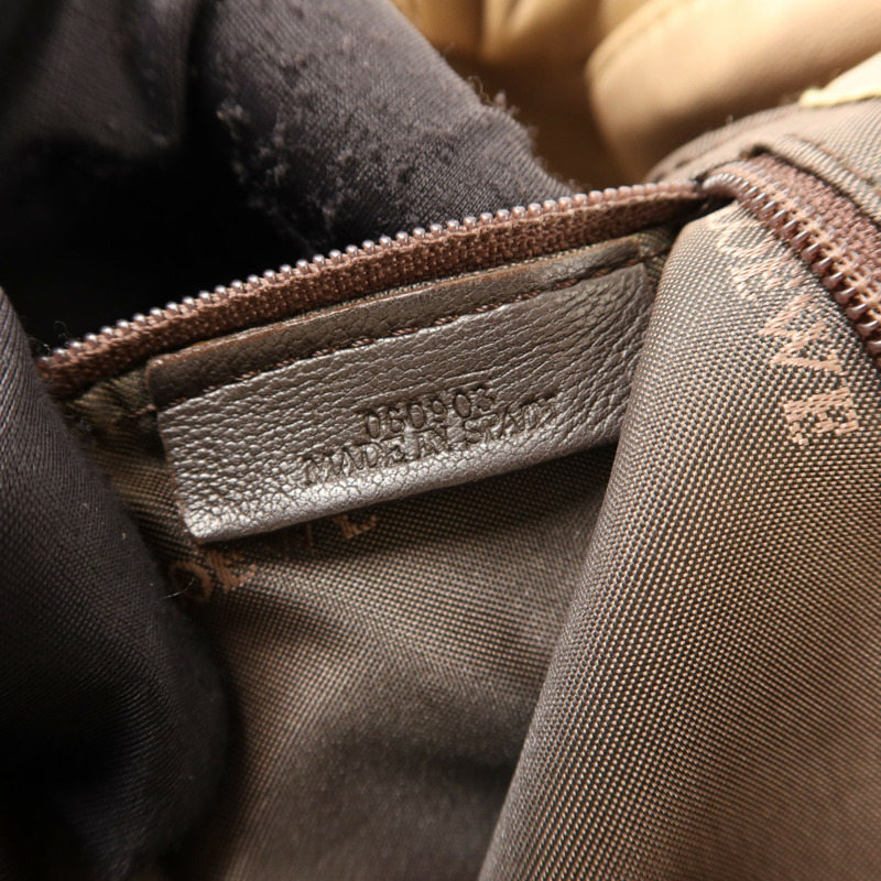 LOEWE 羊皮皮革Nappa Aire金扣手挽袋-7