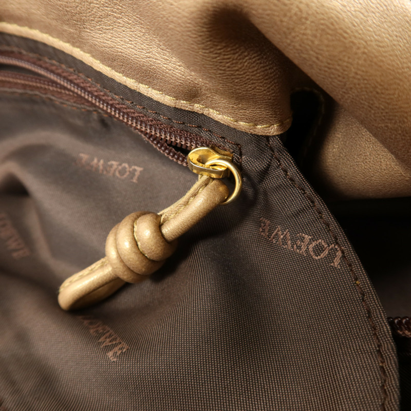 LOEWE 羊皮皮革Nappa Aire金扣手挽袋-9