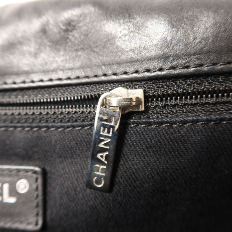 CHANEL 牛皮皮革Matelasse Chain Shoulder銀扣肩背袋-9