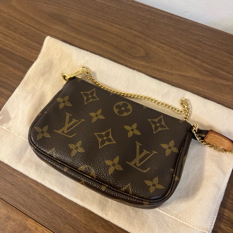 LV mini pouch迷你麻將包-1