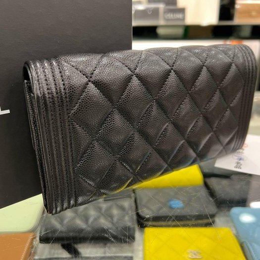 東區正精品㊣CHANEL A80286 BOY 香奈兒黑色荔枝牛皮霧金釦 LOGO 釦式信封長夾皮夾 RZ6240-4
