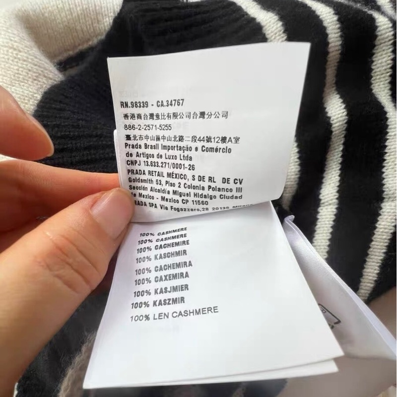 Miumiu羊絨上衣40碼-5