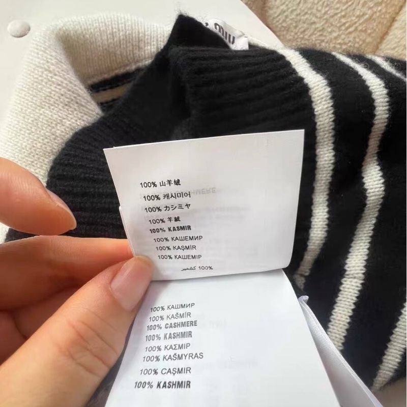 Miumiu羊絨上衣40碼-6