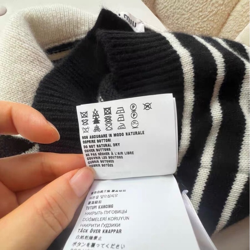 Miumiu羊絨上衣40碼-7