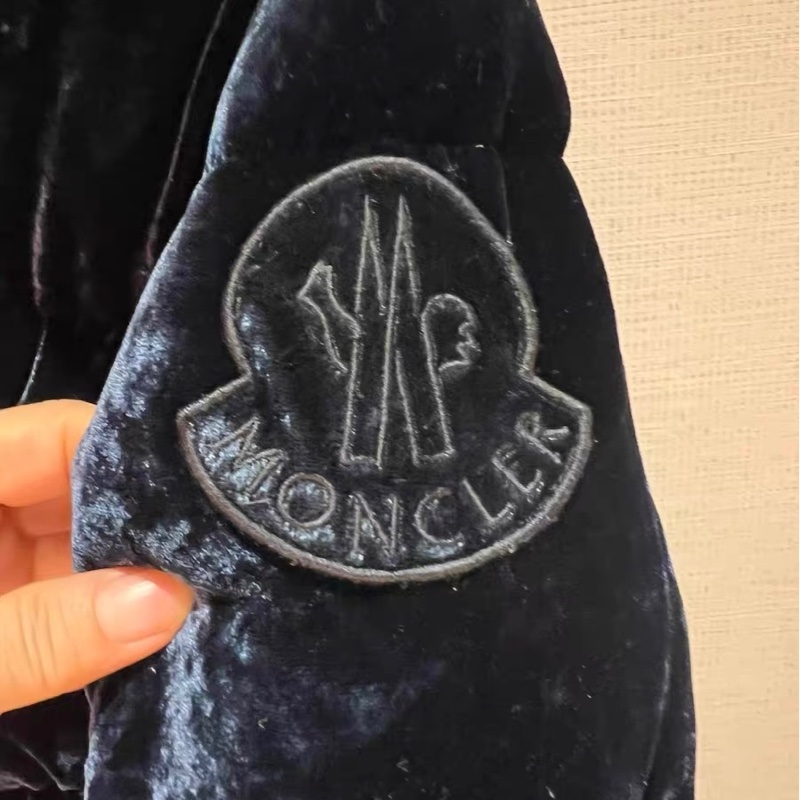 Moncler羽絨服8碼-1