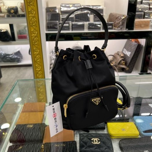 東區正精品㊣ PRADA 1BH038 近全新黑色三角牌尼龍束口手提包斜背包水桶包 RZ6243-1