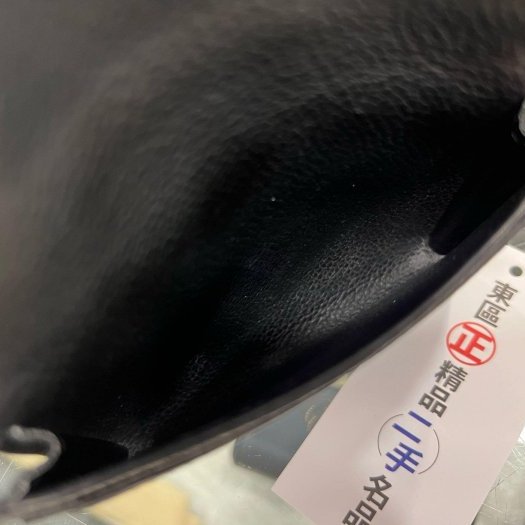 東區正精品㊣LOUIS VUITTON LV M58456 黑色皮革壓紋對折扣子名片夾卡片套卡片夾 RZ6244-4