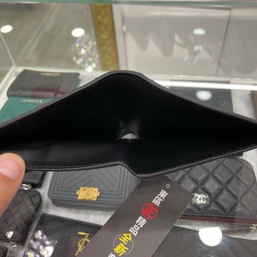 東區正精品㊣BOTTEGA VENETA BV 649603 全新黑色全皮大格大編織對折短夾RZ6247-2