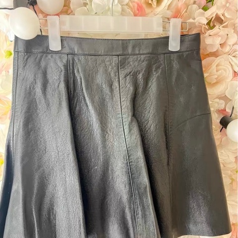 SAINT LAURENT羊皮伞裙36码