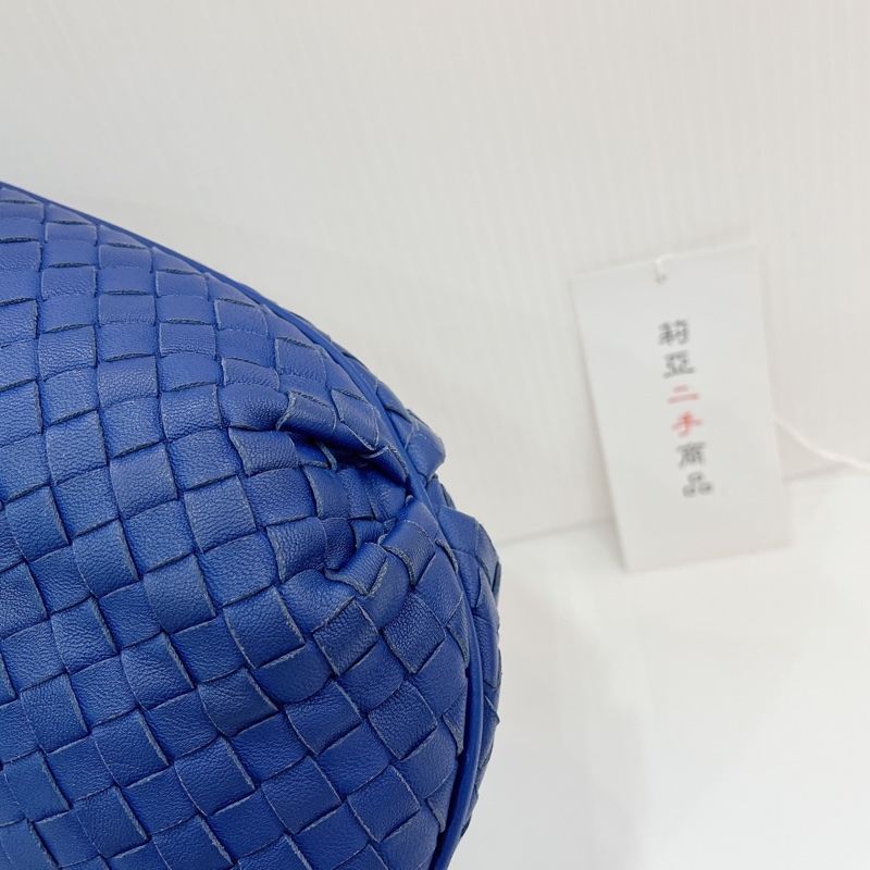 莉亞精品♡BV 小編織半月包 深藍 二手-8