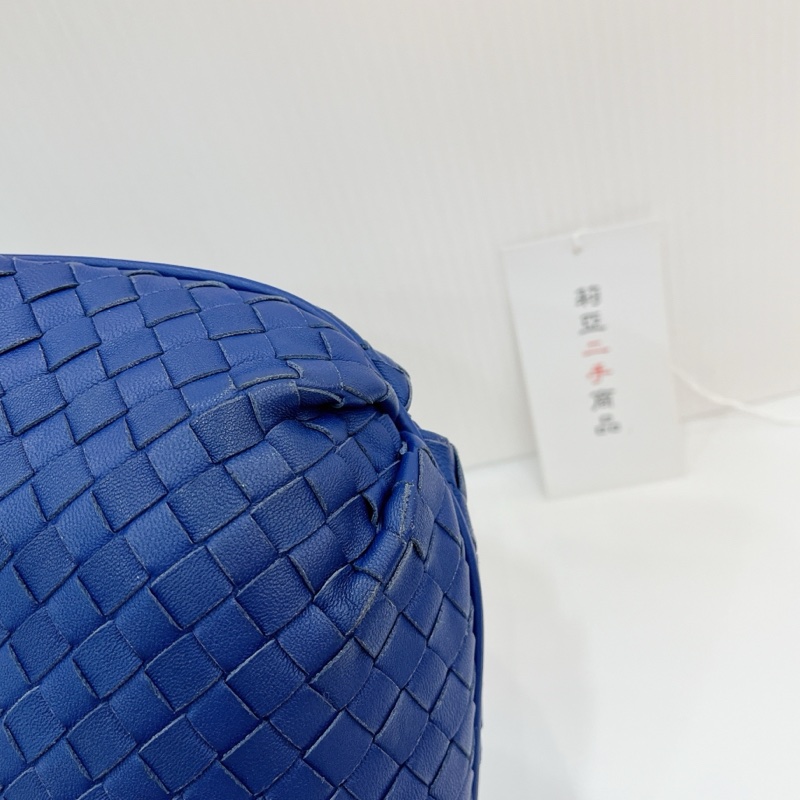 莉亞精品♡BV 小編織半月包 深藍 二手-9