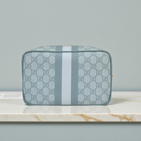 莉亞精品♡Gucci 811487 化妝包 淺灰藍色 二手