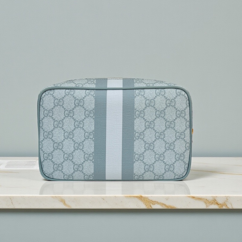 莉亞精品♡Gucci 811487 化妝包 淺灰藍色 二手-0