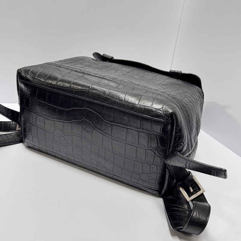 【超級新🌟】 YSL 聖羅蘭 鱷魚紋路 後背包🎒 (專櫃12萬!)-4
