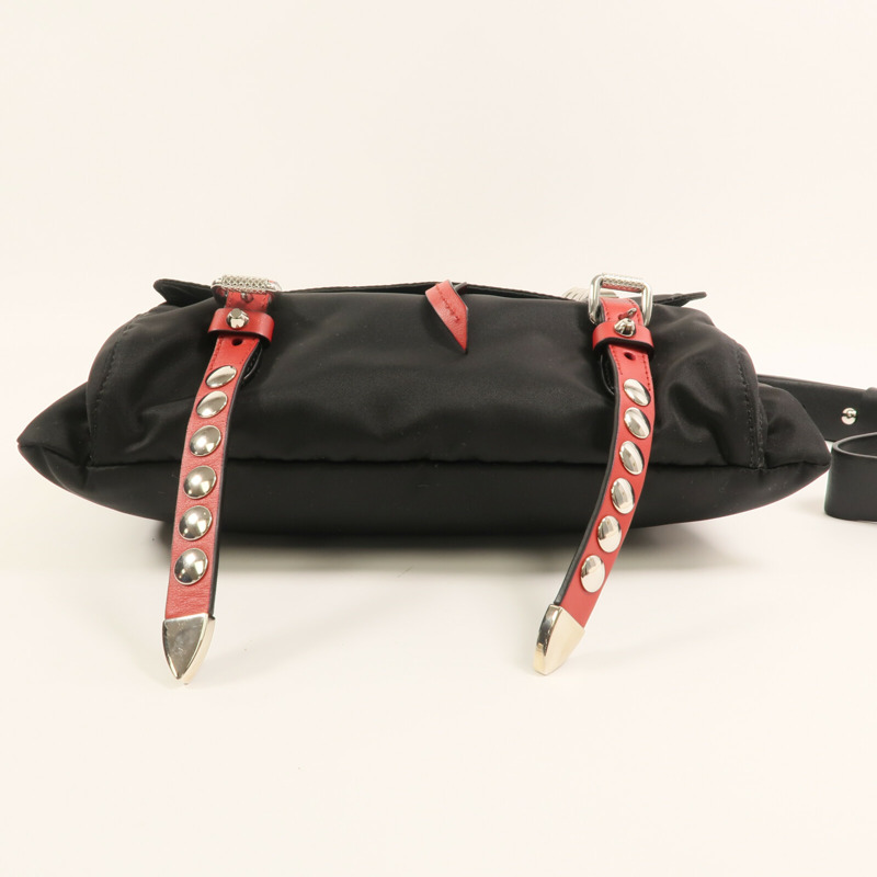 PRADA 尼龍Shoulder Bag銀扣肩背袋-4