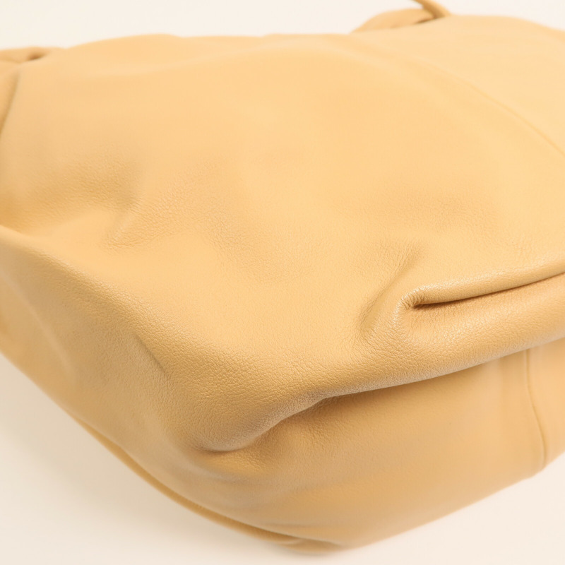 BOTTEGA VENETA 羊皮皮革Mini Double Knot金扣肩背袋-8