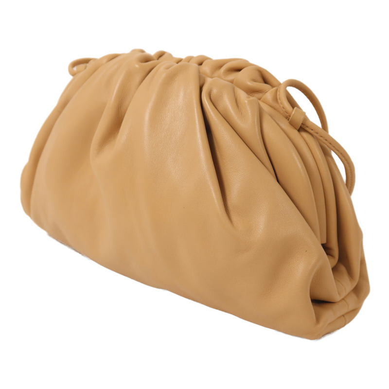 BOTTEGA VENETA 牛皮皮革Mini Pouch Bag金扣肩背袋-2