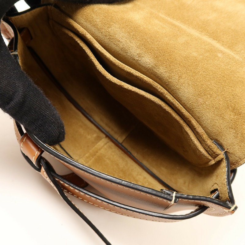 LOEWE 牛皮皮革Mini Gate Bag金扣肩背袋-4