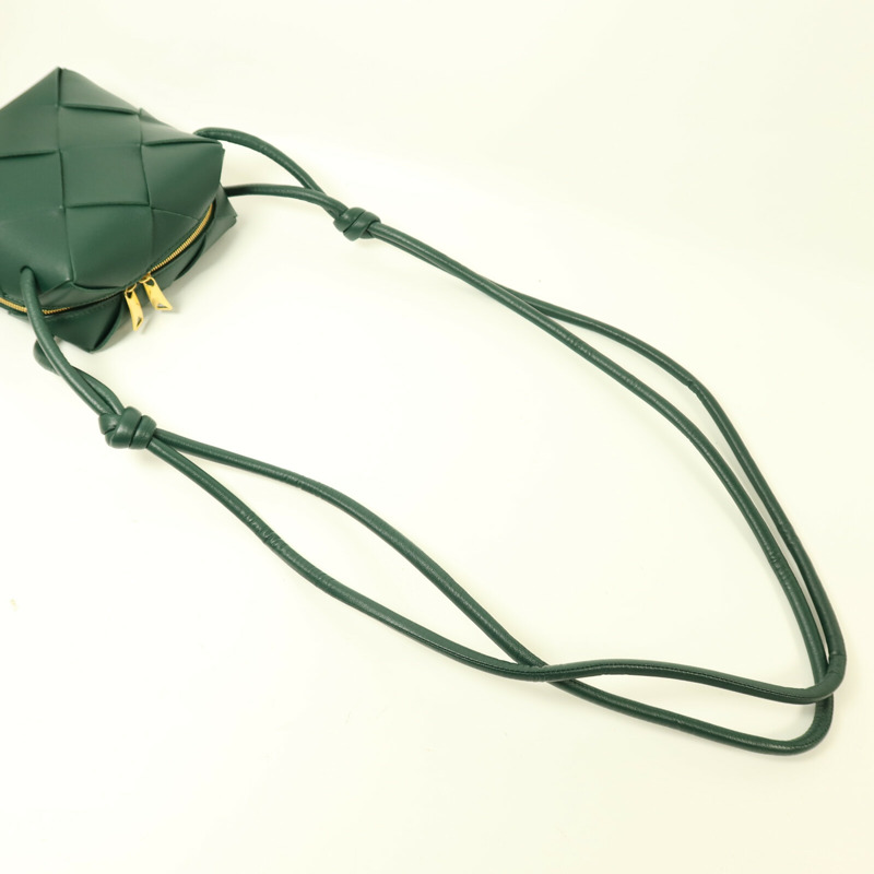BOTTEGA VENETA 羊皮皮革Cassette Camera金扣肩背袋-6