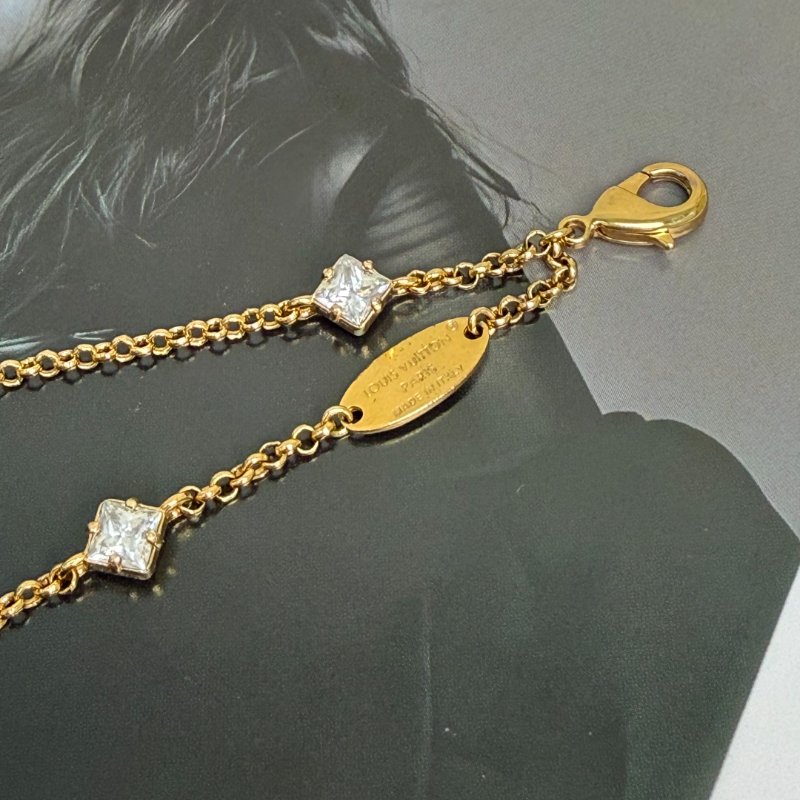LV logo滿鑽手鏈-3