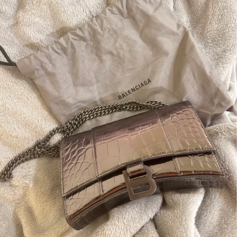 ✨超划算免2w✨巴黎世家 Balenciaga 鱷魚壓紋小牛皮WOC Hourglass 金屬黑-0