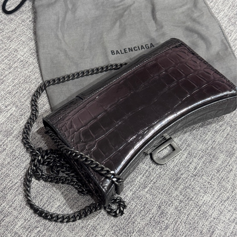 ✨超划算免2w✨巴黎世家 Balenciaga 鱷魚壓紋小牛皮WOC Hourglass 金屬黑-4