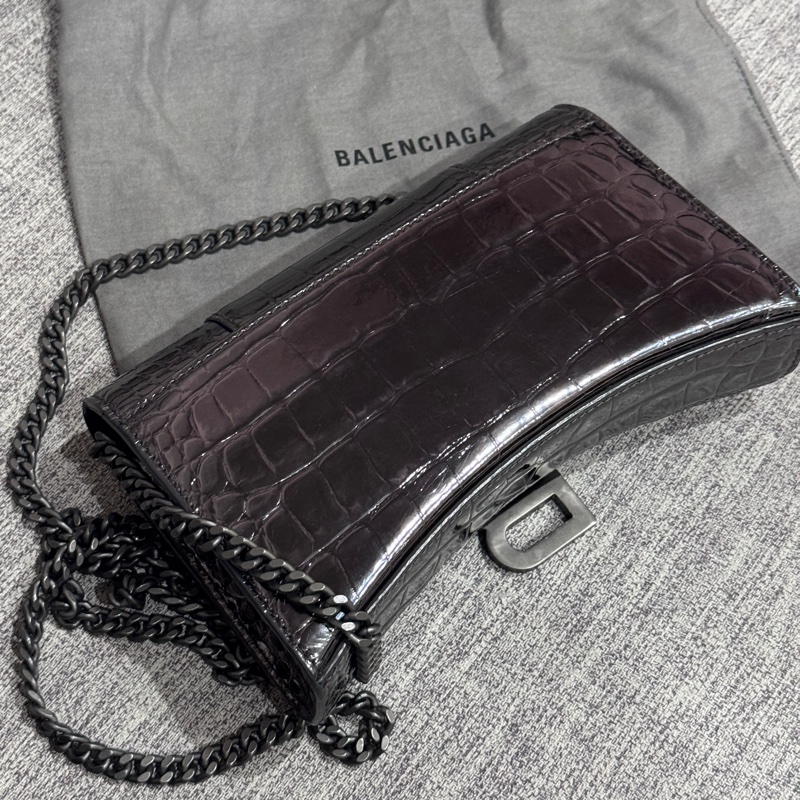 ✨超划算免2w✨巴黎世家 Balenciaga 鱷魚壓紋小牛皮WOC Hourglass 金屬黑-6
