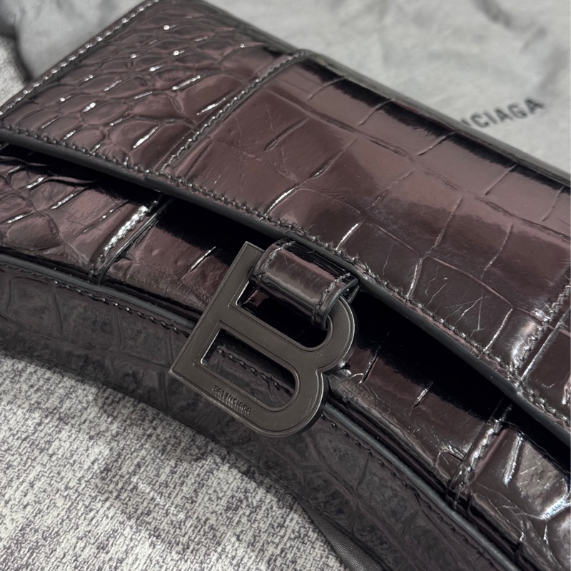 ✨超划算免2w✨巴黎世家 Balenciaga 鱷魚壓紋小牛皮WOC Hourglass 金屬黑-12