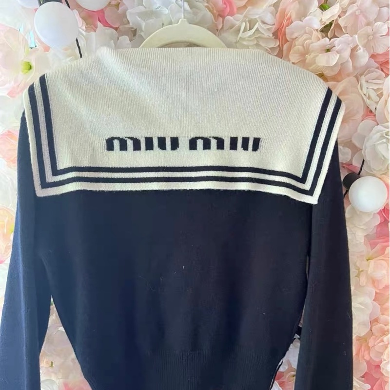 Miumiu羊絨衫36碼-1