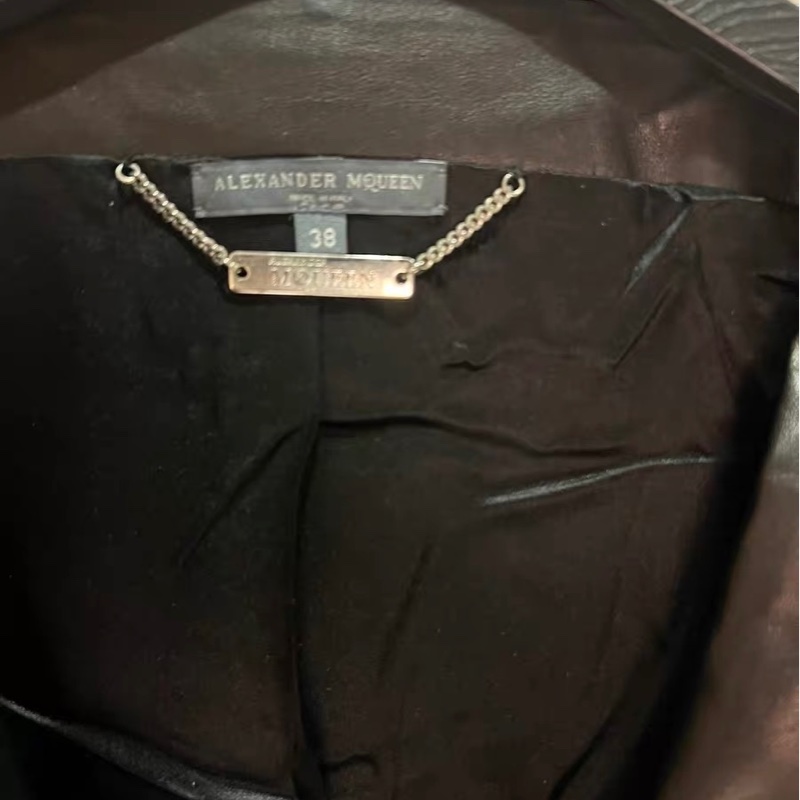 Alexander McQueen皮衣38碼-1
