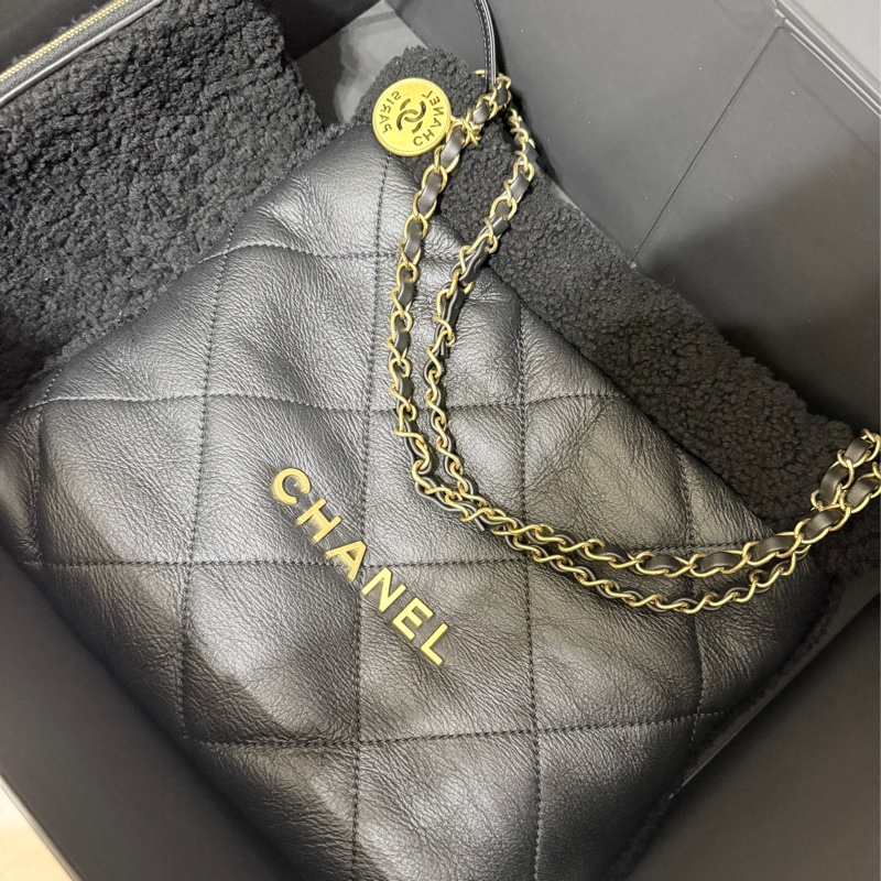 未使用✨香奈兒超稀有的黑色泰迪熊22包 最棒的小號尺寸 羔羊毛拼牛皮-0