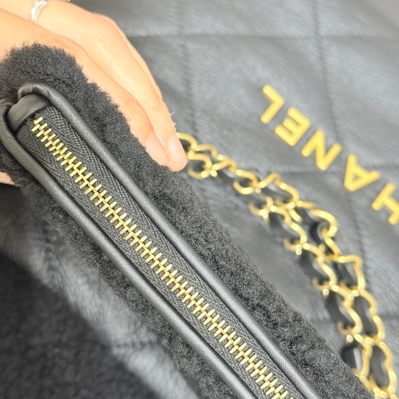 未使用✨香奈兒超稀有的黑色泰迪熊22包 最棒的小號尺寸 羔羊毛拼牛皮-18